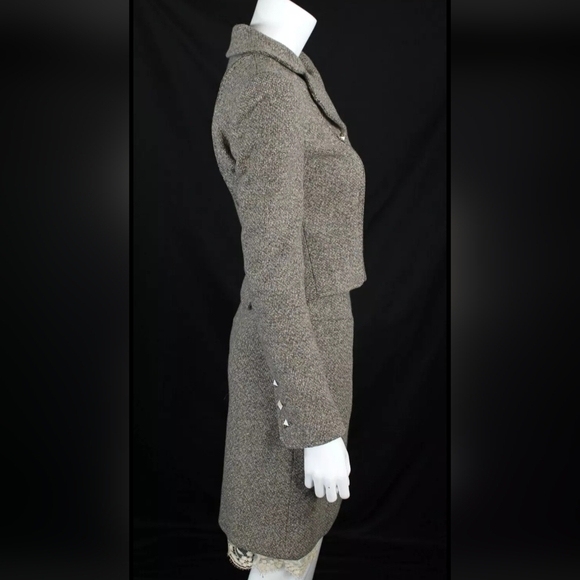 Authentic VINTAGE CHANEL WOOL SUIT - SIZE 36 🔥 - Picture 4 of 16